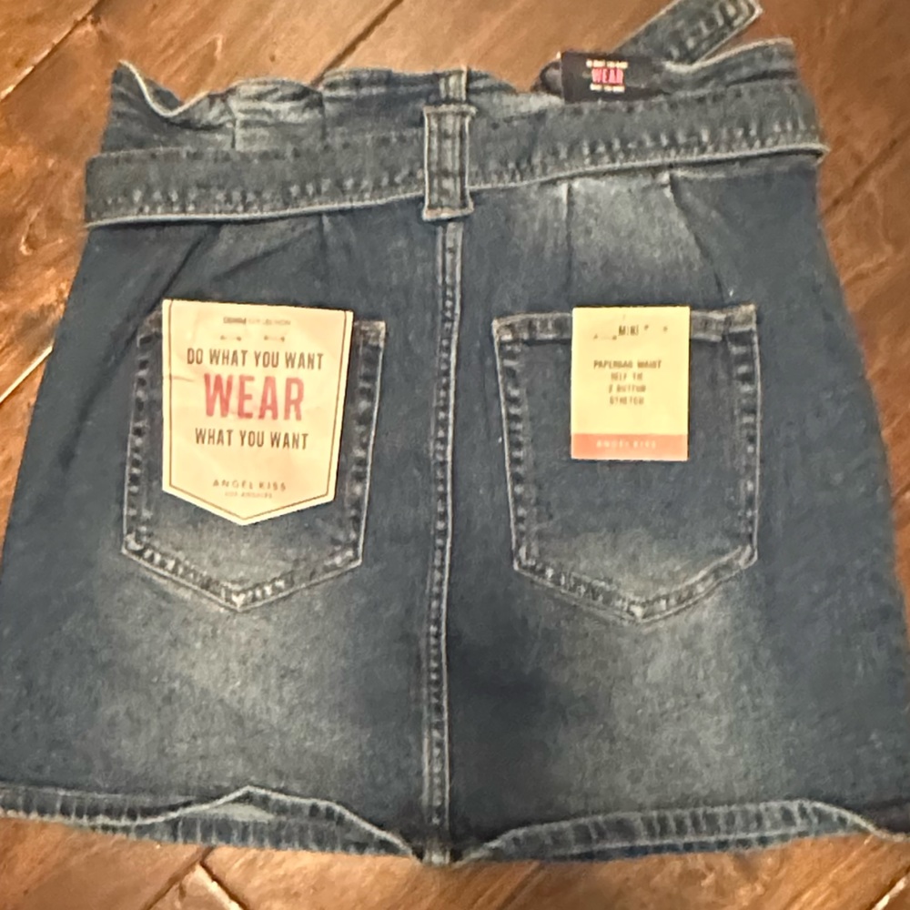 Skirt. New with tags. Medium